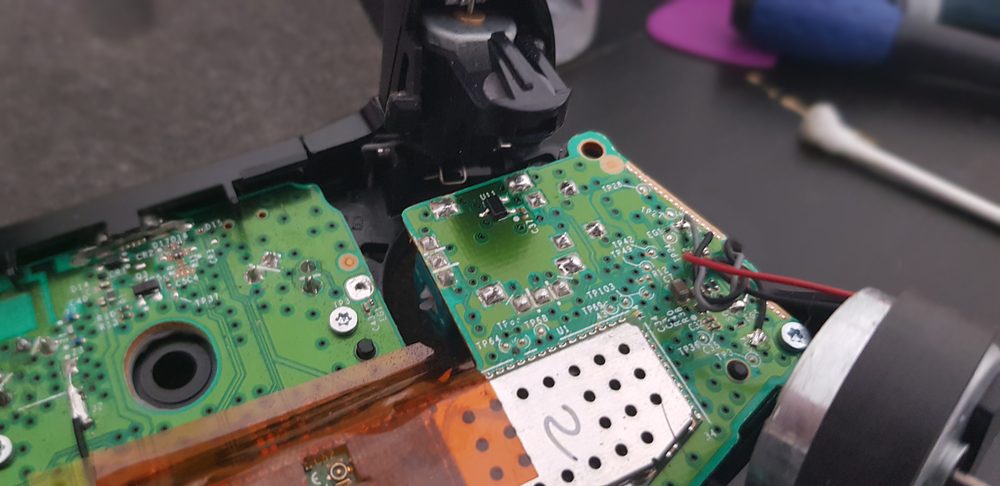 Cartes électroniques de console sur l'établi